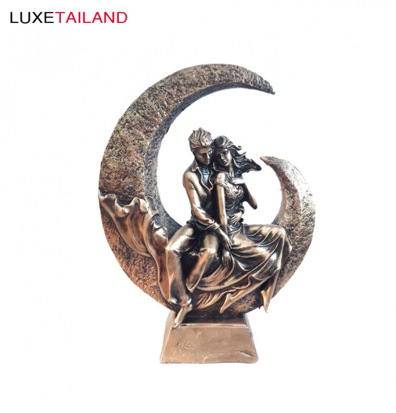 مجسمه ماه سوار