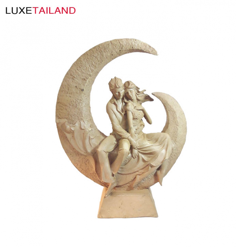 مجسمه ماه سوار